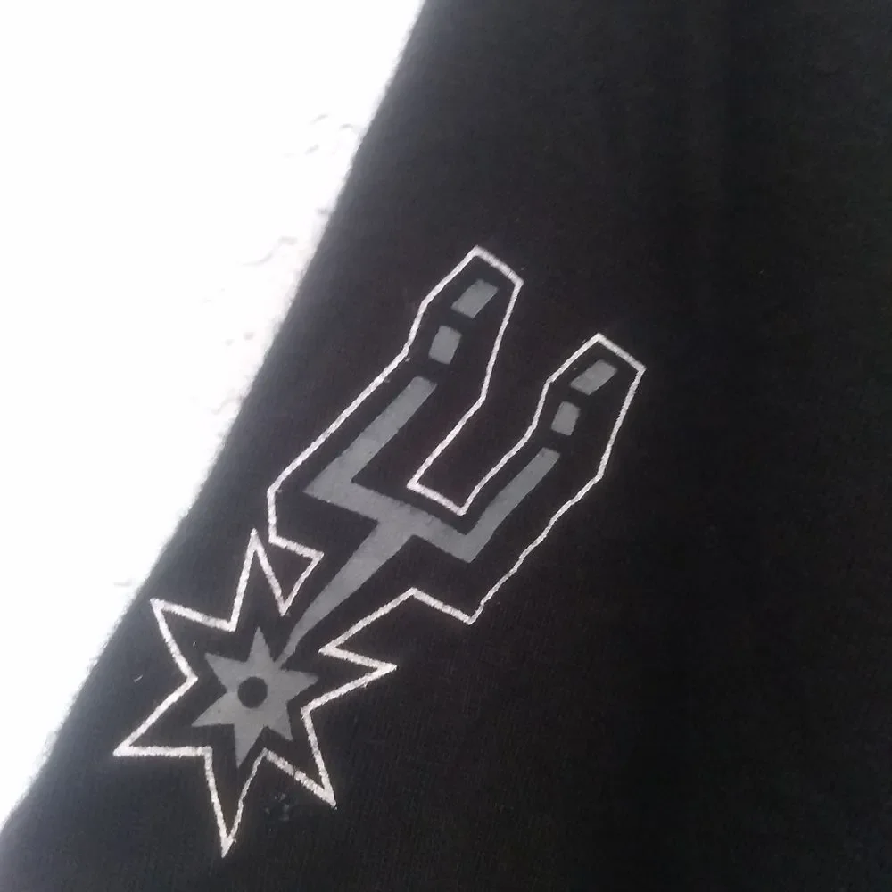 🐮 🐄 NBA Spurs T-Shirt - Picture 2 of 4